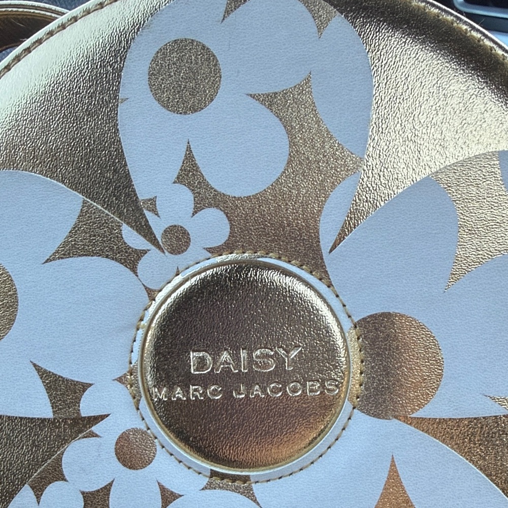 Marc Jacobs Gold and White Floral Round Bag - Picture 7 of 11